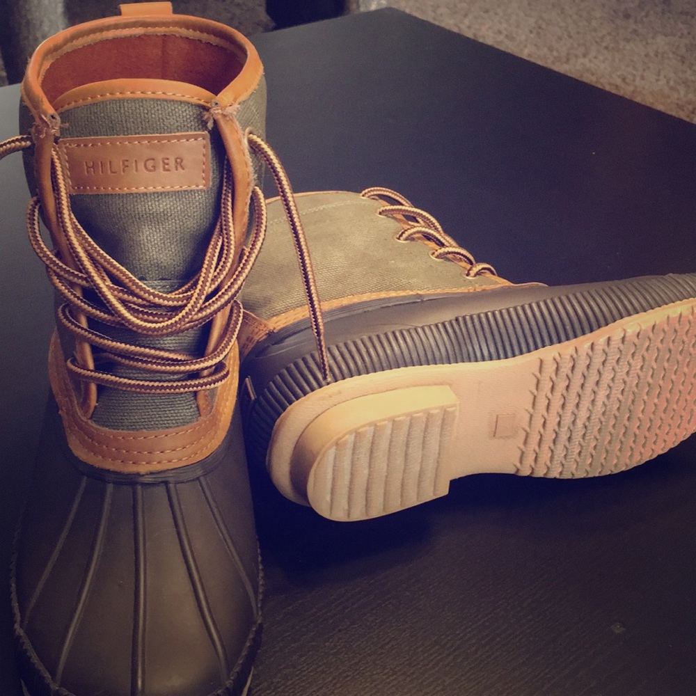 Tommy Hilfiger Duck Boots!